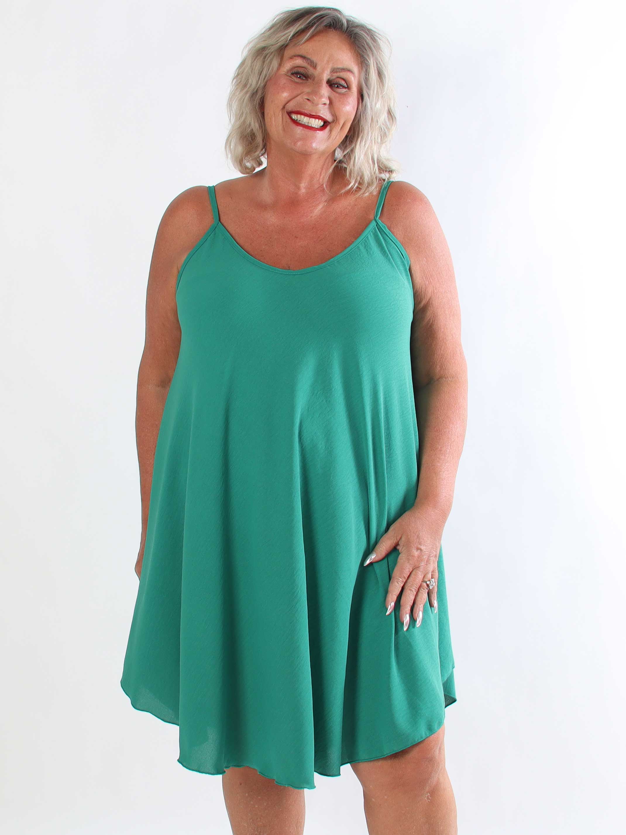 Marceline Short - Kort plus size stropkjole i viskose med A-facon